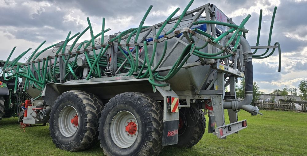 Woz asenizacyjny beczkowoz BriRi 20000l Aplikator