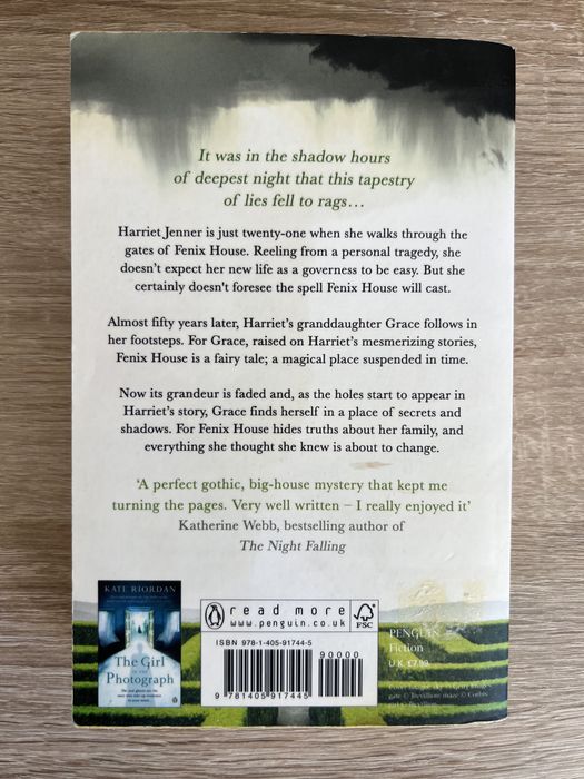 The Shadow Hour - Kate Riordan