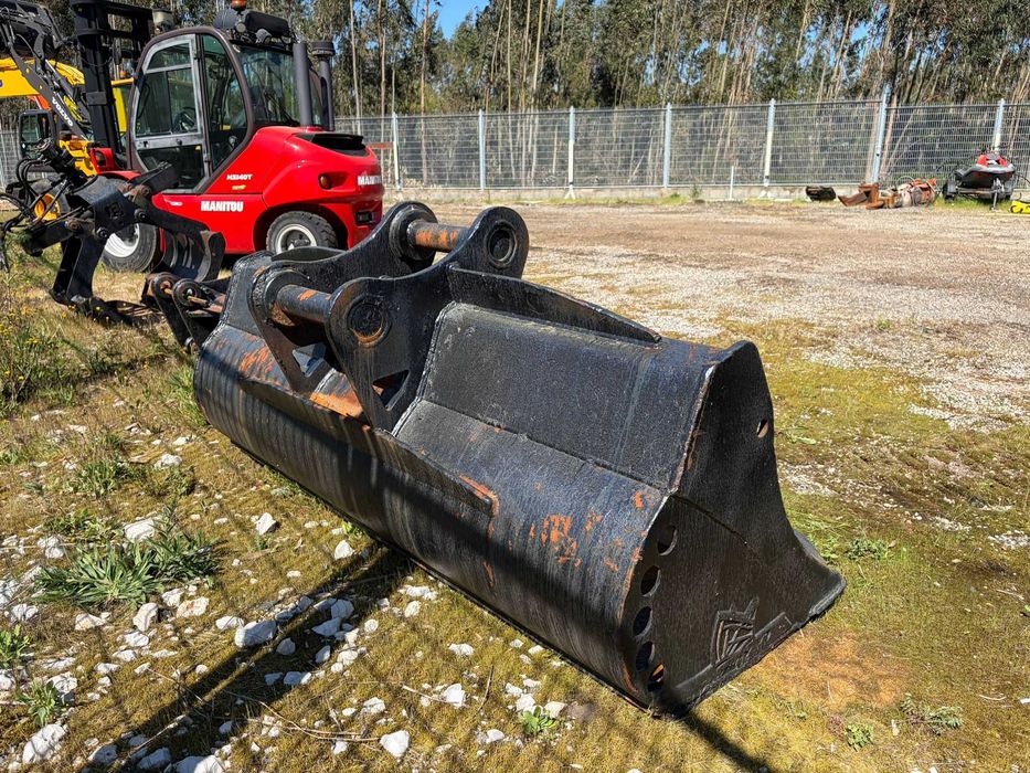 Balde de Limpeza Reforçado para Escavadora 2.10m