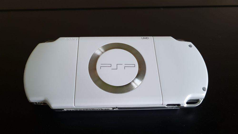 Приставка Sony PSP 2000 white 32gb
