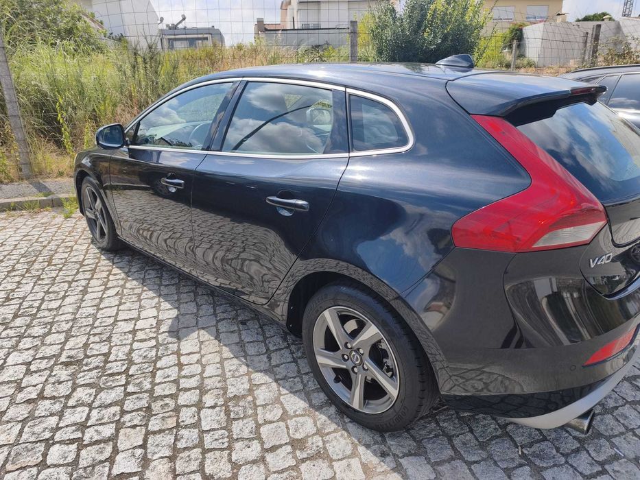 Volvo V40 — fotografia 2