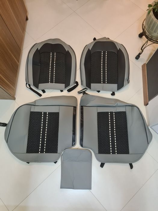 Продам Комплект вентильованих автомобільних чохлів. Універсальні.