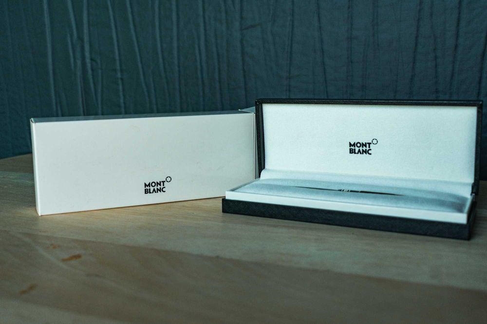 Caneta esferográfica Mont Blanc - NEGOCIÁVEL