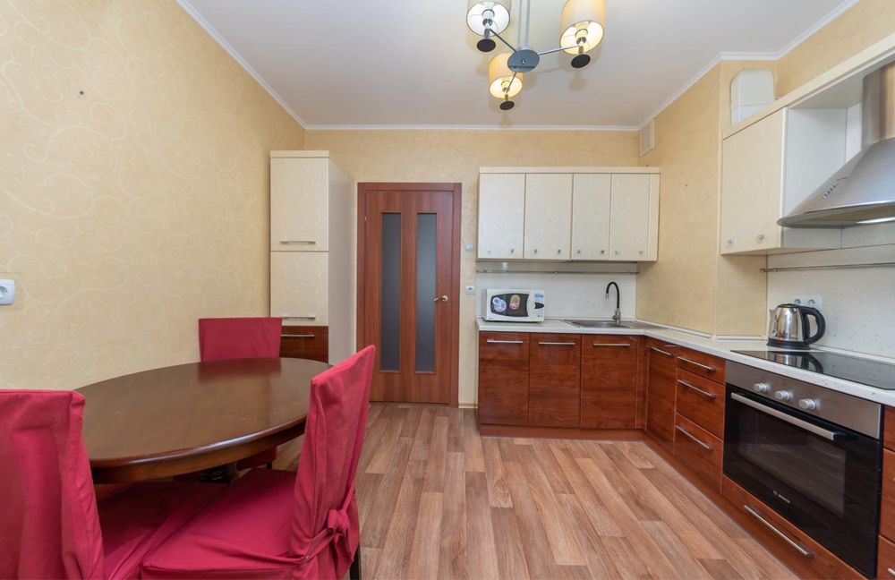 Подобово однокімнатна квартира на Урлівській-1-555.biz.ua