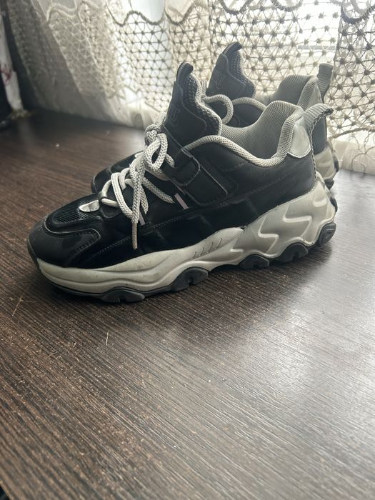 Кросівки для дівчинки