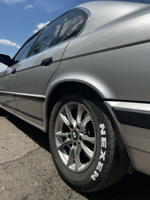 Авто bmw e34 525i