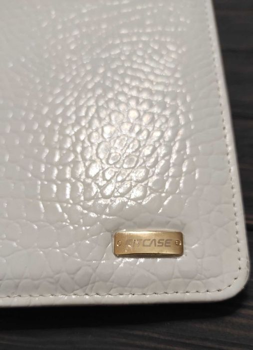 Чехол для MacBook Air 11" Fitcase Luxury Series кожа белый DCCA-10-WHT