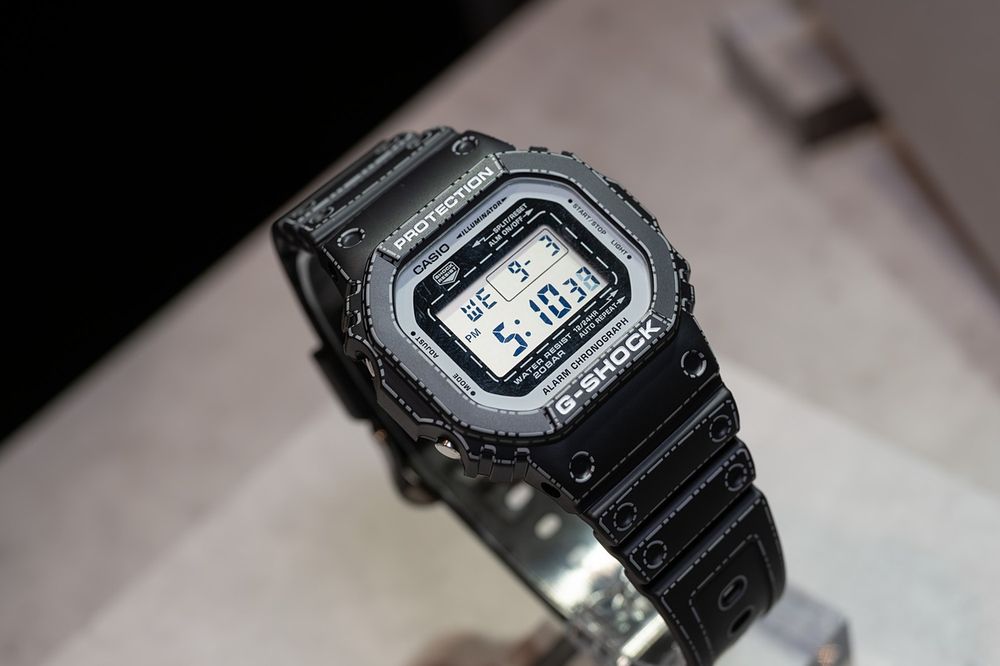 Casio G-Shock ORIGAMI 2D  JDM Limited Edition. DW-5600RGM-1JR