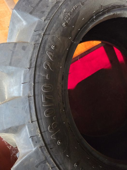 Opony 16.0 x 70 x 25 Starmaxx 2szt