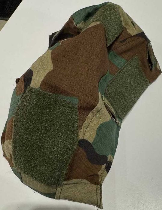 Кавер на шолом Fast M в кольорах Піксель та Вудленд