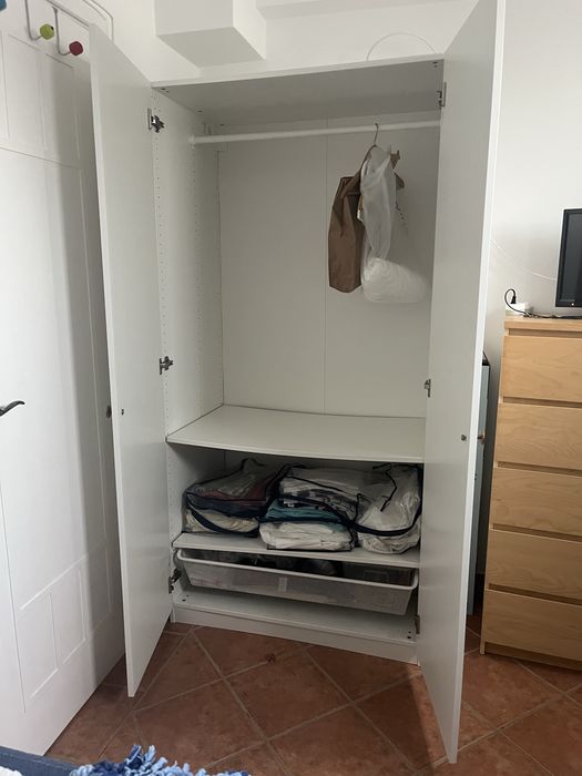 Roupeiro branco IKEA -Reservado