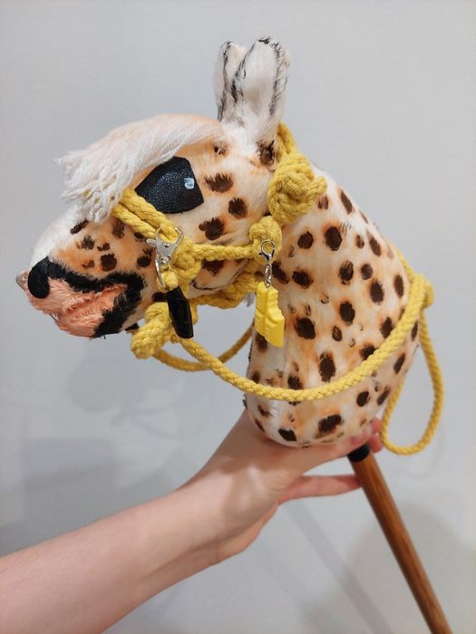 Hobby horse a5 z kijem I akcesoriami Tarant hhss