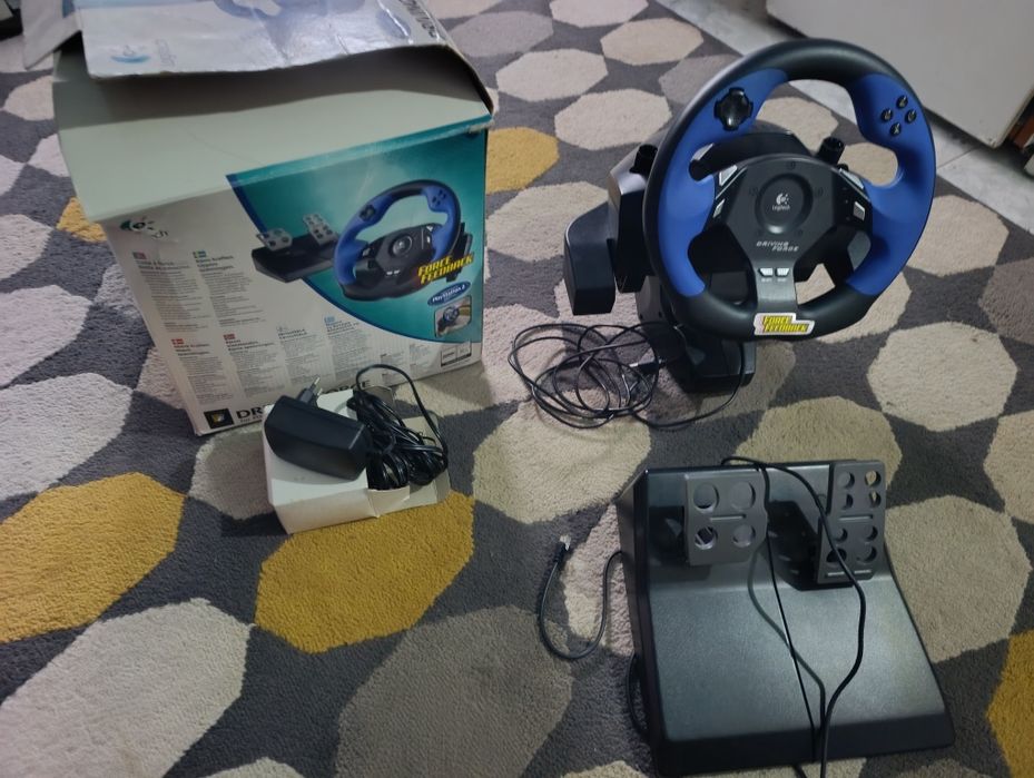 Volante e pedais Logitech ps2