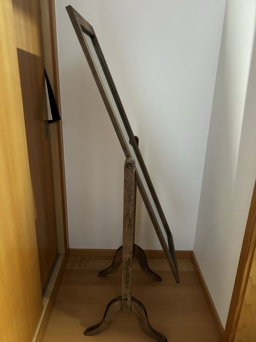 Espelho de corpo ajustavel