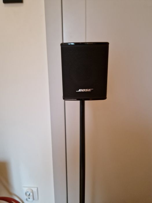 Zestaw Bose Soundbar 500 + głośniki satelitarne + oryginalne stojaki - idealne