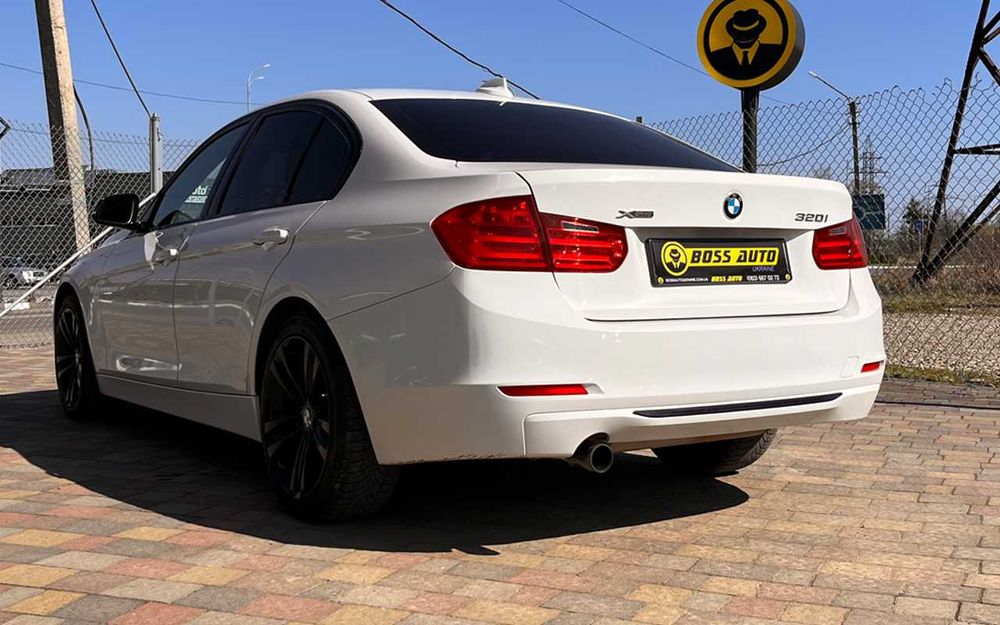 BMW 320І   2013