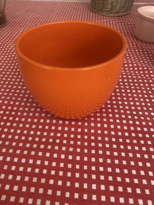 Vasos pequenos, em cerâmica, tamanhos variados