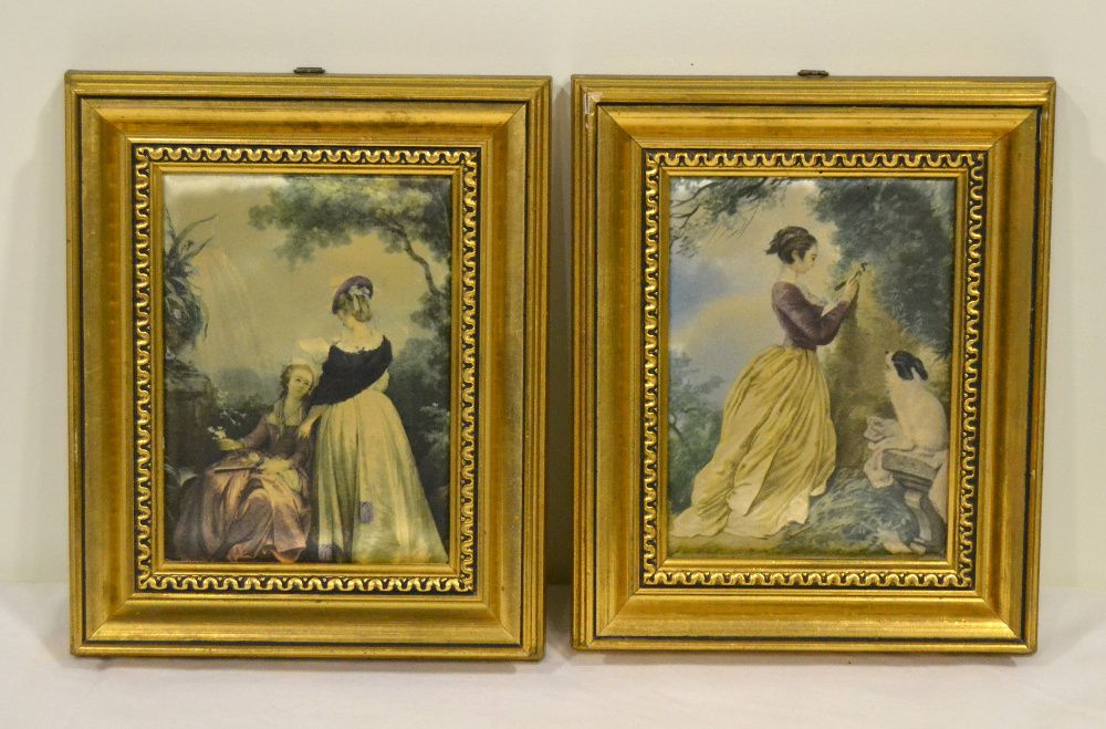 Par de pequenos quadros pintados sobre seda