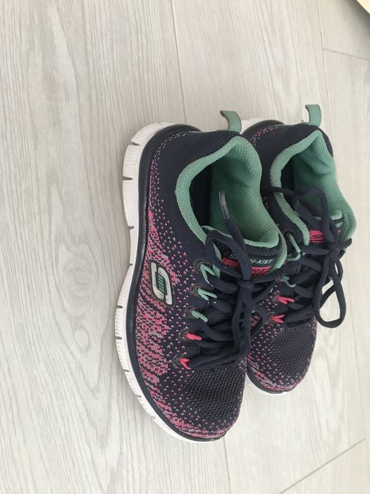 Кросівки для дівчинки SKECHERS