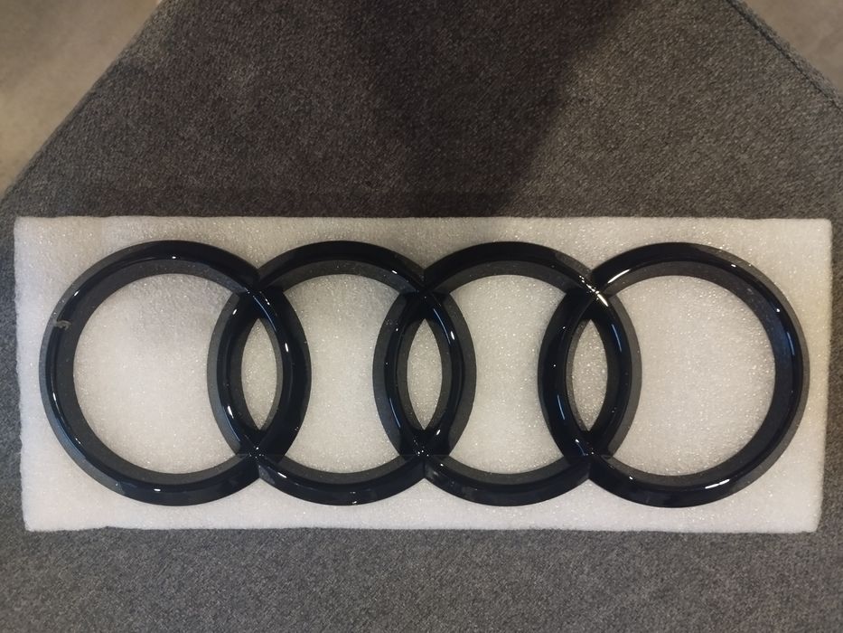 Emblemat Audi logo przód 285 nowy