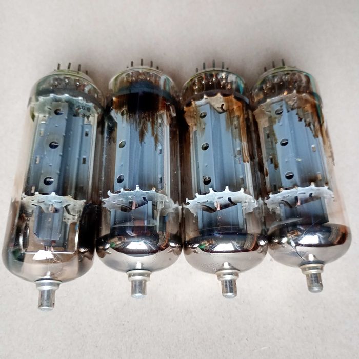 Lampy elektronowe 4szt.
