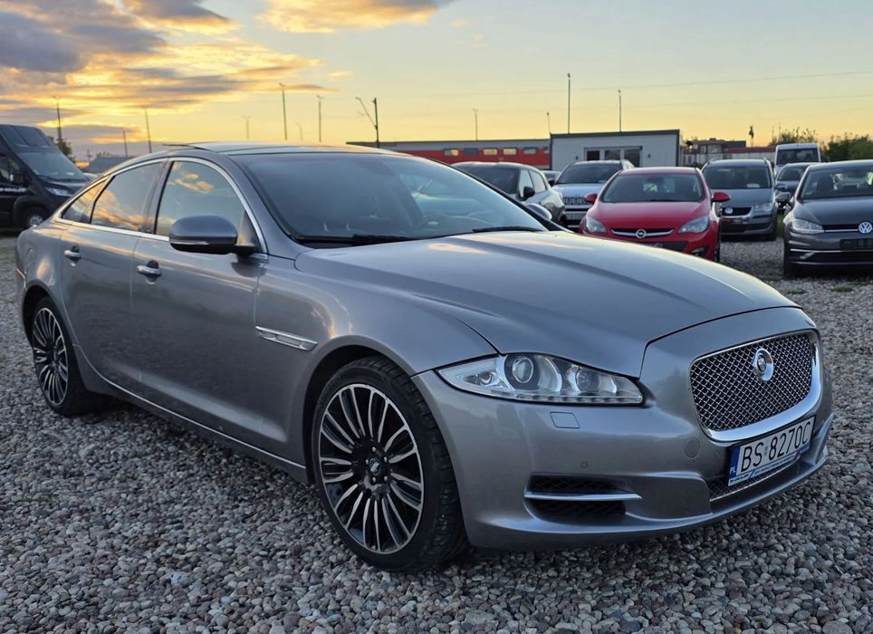 Jaguar XJ