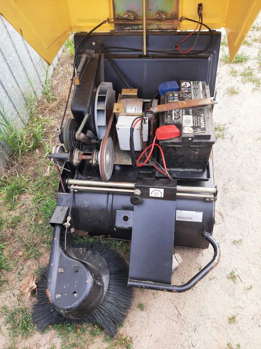 Zamiatarka Karcher KSM 700 BAT do kostki akumulatorowa wysyłka