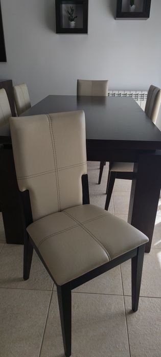 Mesa para sala de estar com 6 cadeiras