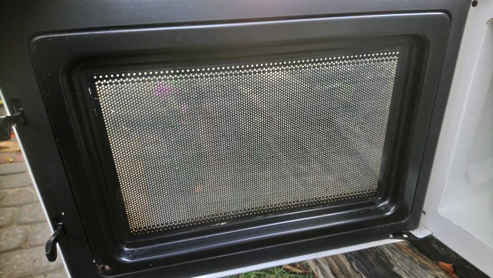 Мікрохвильова піч LG MS-2027CW  800 Вт, вживана