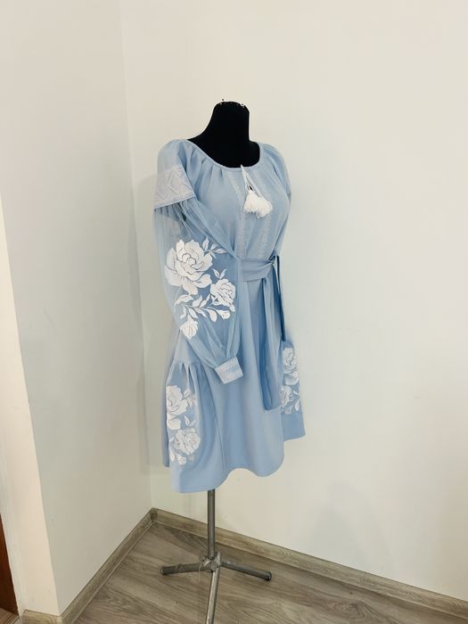 Стильні Вишиті Плаття