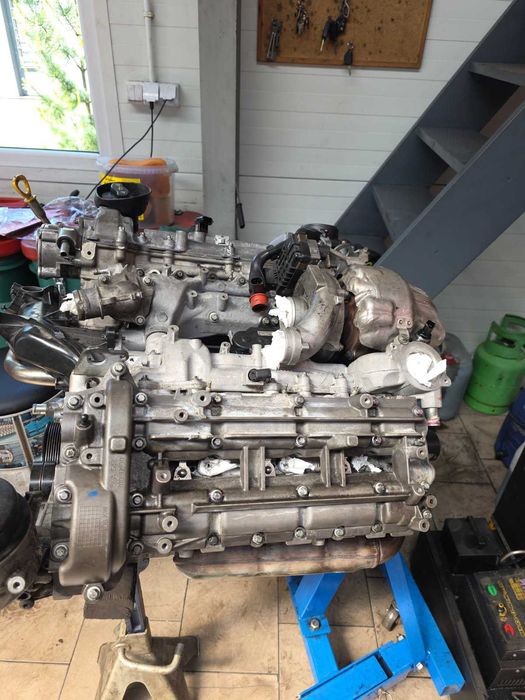 Silnik słupek 3.0 CRD V6 Jeep Mercedes