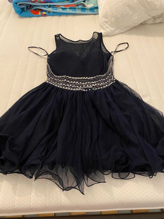 vestido de cerimonia azul de tamanho pequeno