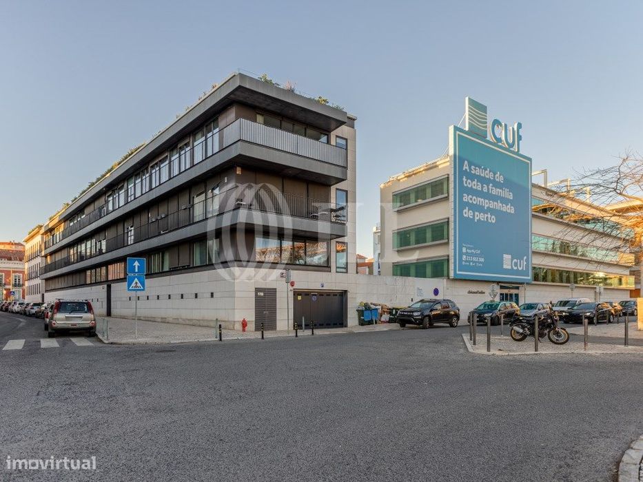 Lugar de estacionamento privativo, em Alcântara, Lisboa