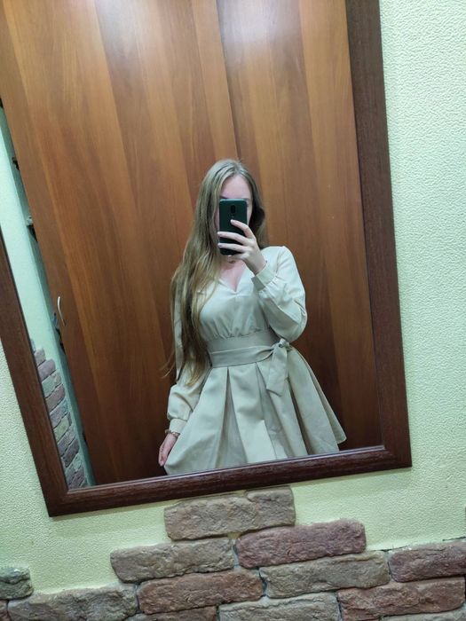 Сукня жіноча бежева, святкова