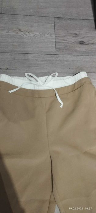 materiałowe spodnie