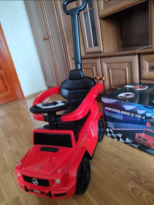 Samochód (gadający) Mercedes Benz