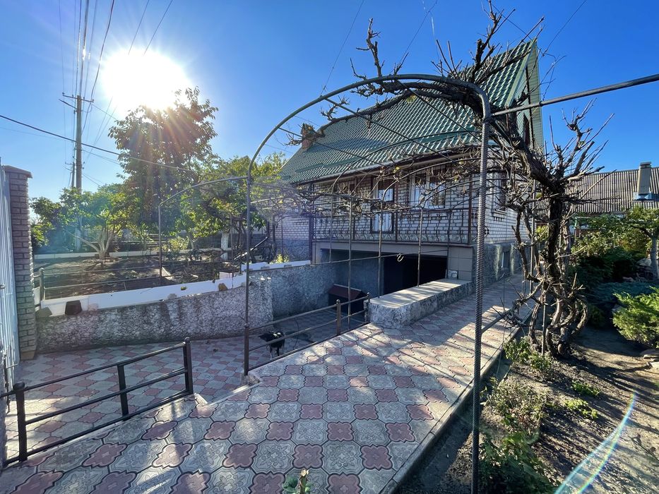 Продаж будинку в Довгинцівському районі