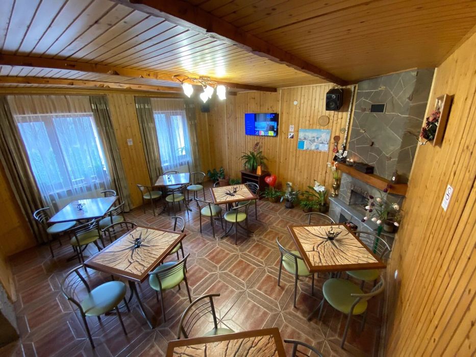 Продається котедж на 10 номерів у м. Яремче