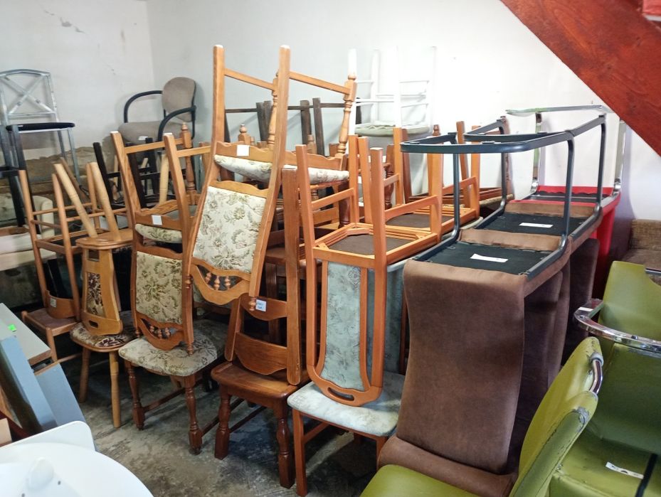 Krzesła drewniane tapicerowane