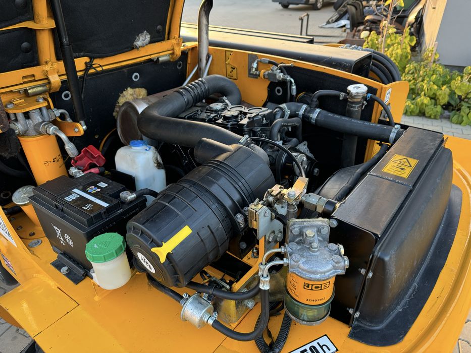 Ładowarka JCB 520-40 , 2015r 36kw silnik widly+łyżka 516,524,525,527
