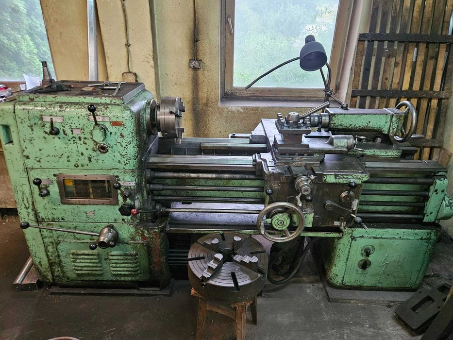 Tokarka uniwersalna szybkobieżna TUD40/50