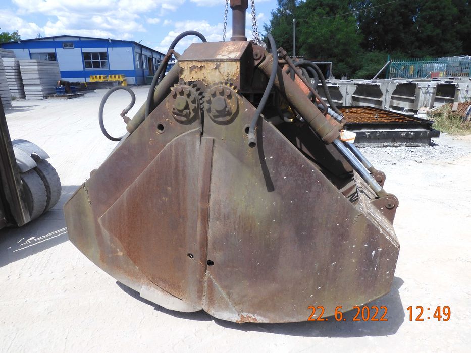 Chwytak do materiałów sypkich, czerpak