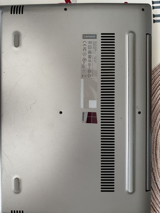 Laptop Lenovo intel coere i3-7100U CPU @ 2,4 GHz