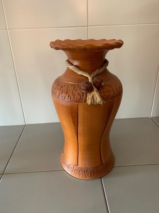 Jarrão de barro decorativo