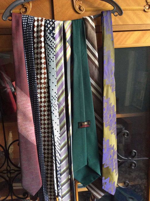 ПРОДАМ мужские галстуки