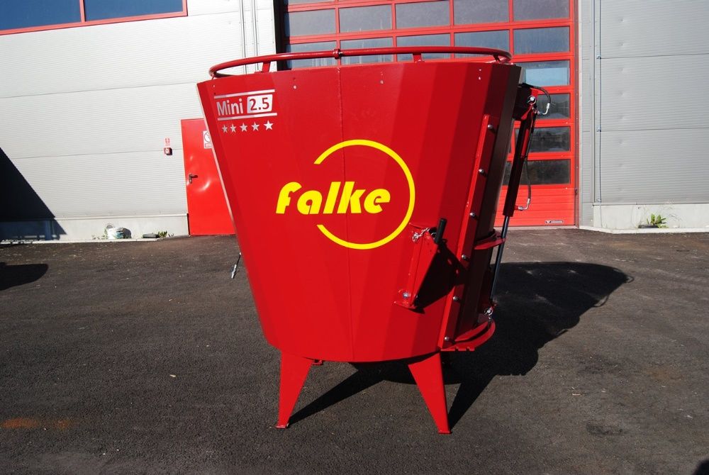 Wóz paszowy mini paszowóz FALKE Mini 2.5