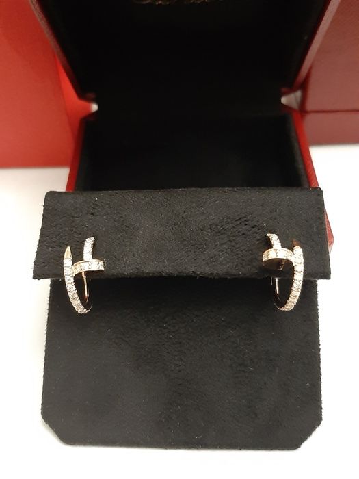Золотые серьги Cartier гвоздь с бриллиантами 1.02 ct