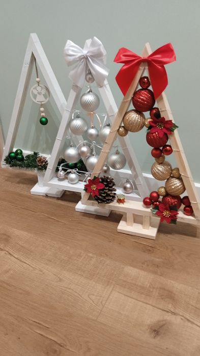 Świąteczne dekoracje. Drewniane choinki.