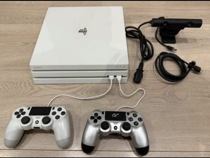 PS4 Pro 1TB Branca