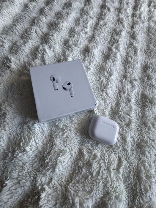 Оригінальні навушники Apple AirPods 3 (стан відмінний)